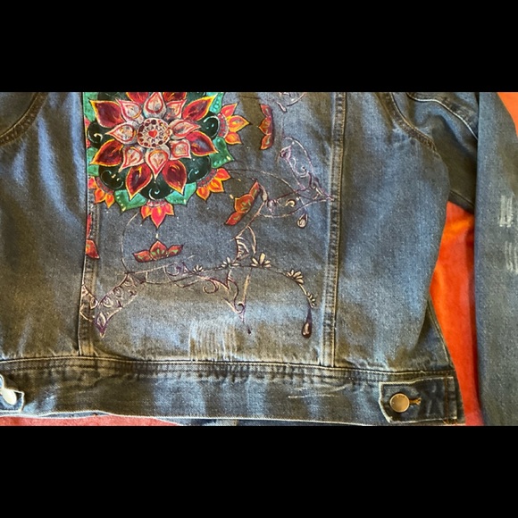 Striking HAND PAINTED mandala jean jacket. Ashley Vintage Charm. - Picture 10 of 11